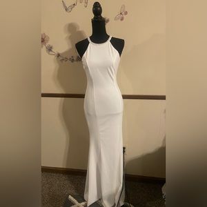 🐝NEW LISTING long white formal dress